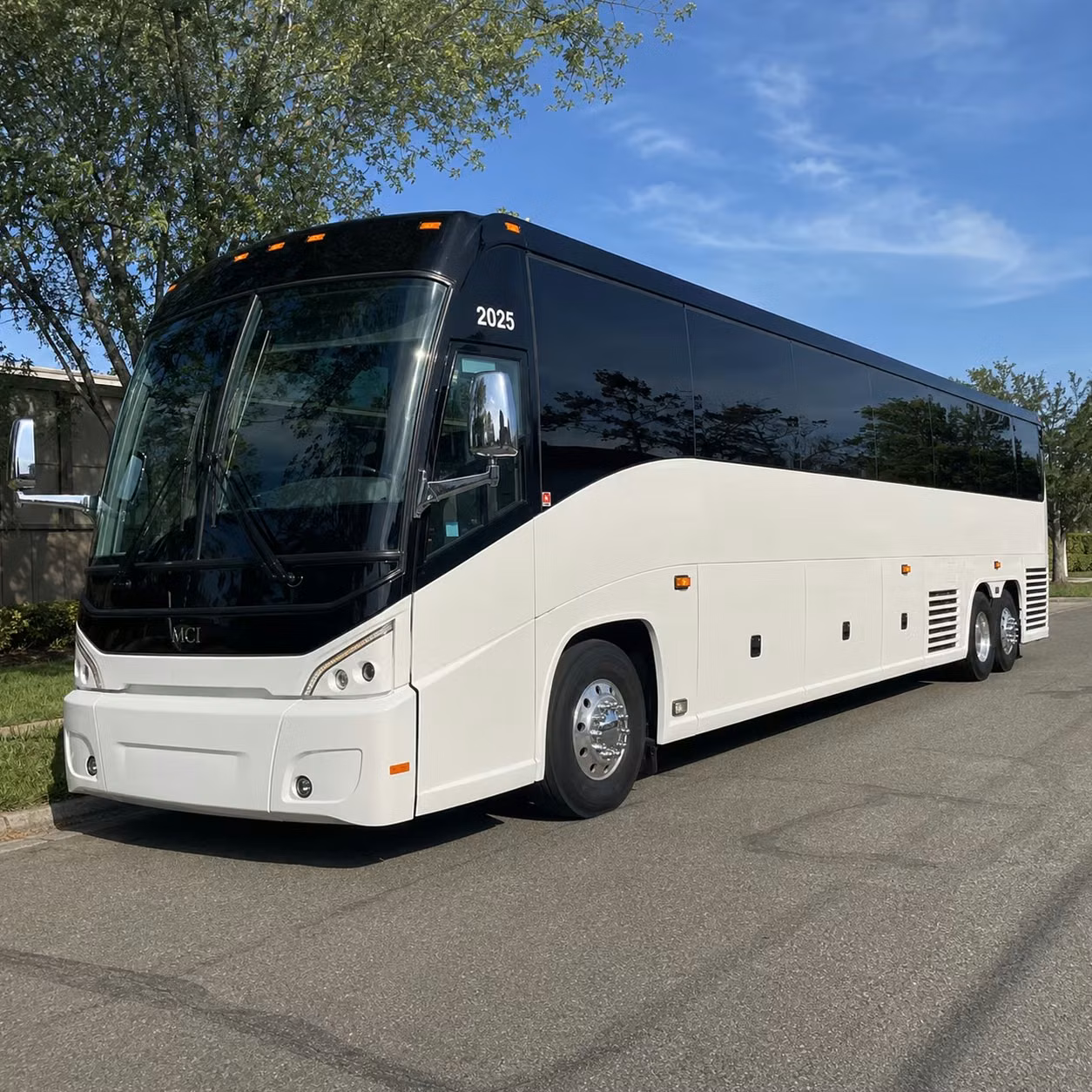 charter buses for aurora church retreats and mountain getaways
