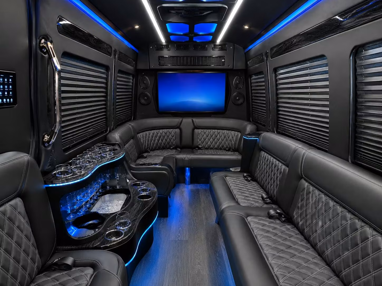 rent a bus for youth sports tournaments and amateur athletic events in aurora